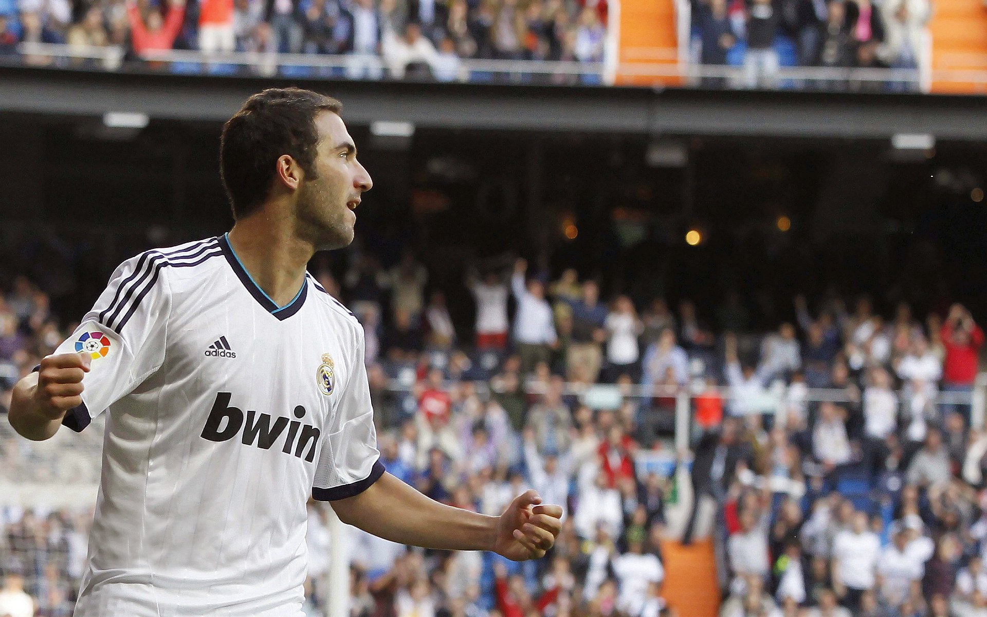 英超争冠之夜，文班亚马彻底打爆防线，当巨人跨越了海洋