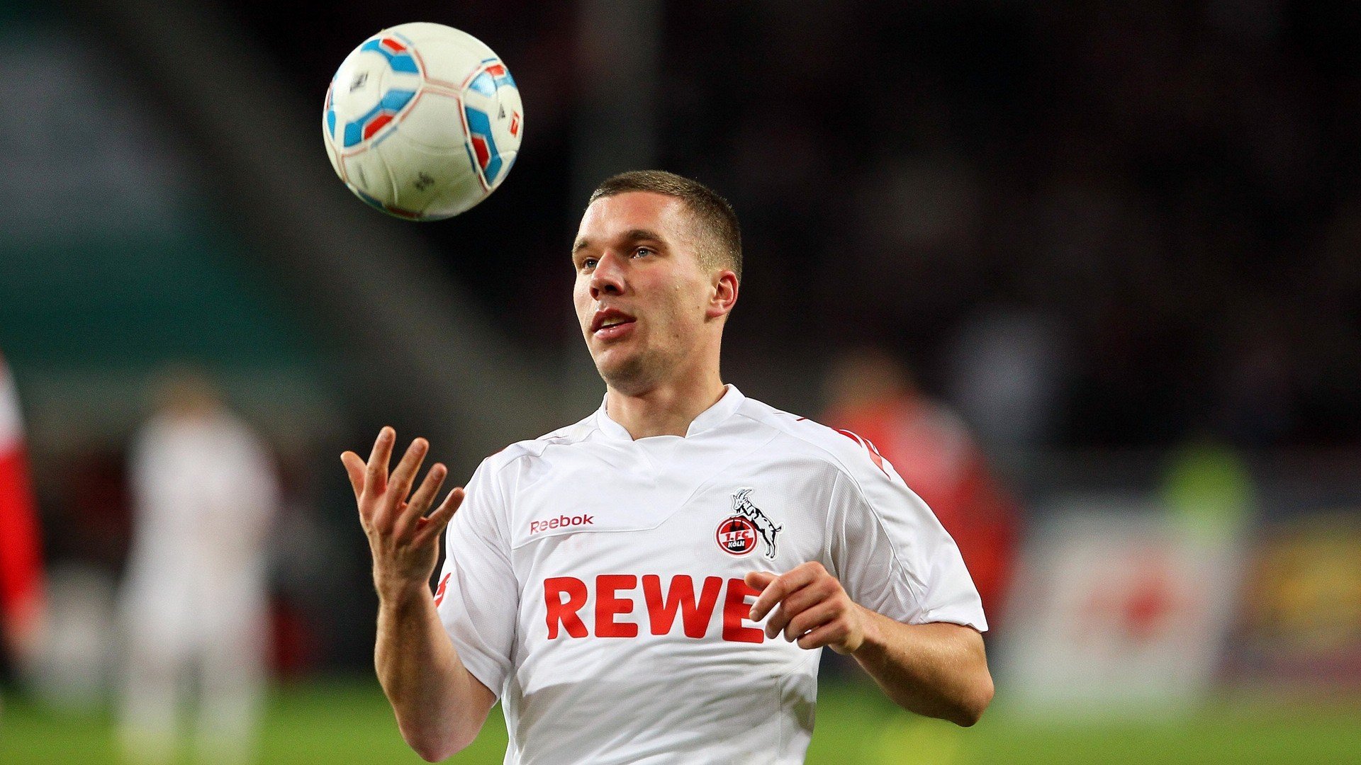 世界排名争夺战之夜，李刚仁用双脚重绘亚洲足球版图